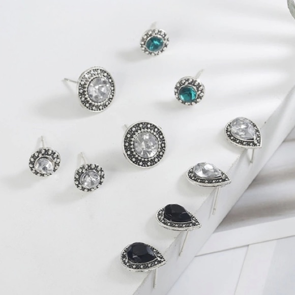 NEW!💎💙💎SPARKLING TEARDROPS EARRING BUNDLE SET - Picture 7 of 16